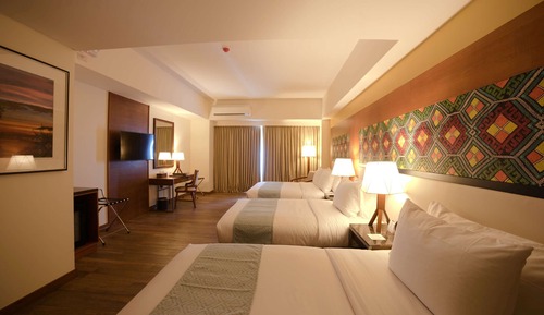Family Quadruple Room, Multiple Beds, Non Smoking, Balcony (1 queen and 2 double beds)