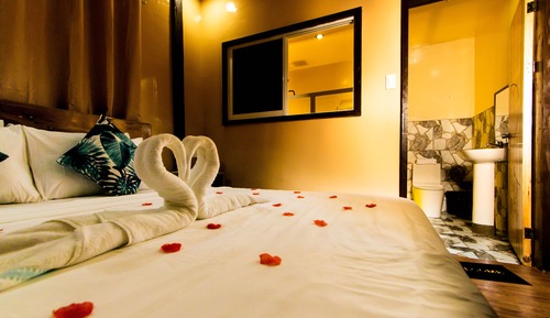 Honeymoon Room, 1 King Bed, Garden View, Garden Area