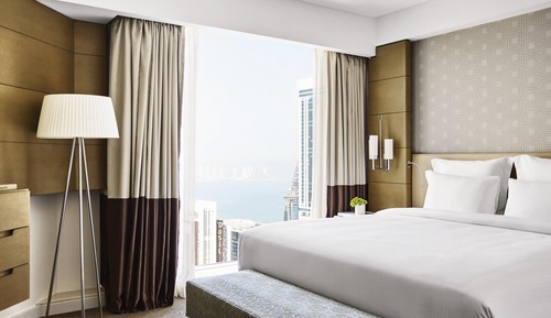 Executive Suite, 1 King Bed, Club Lounge Access