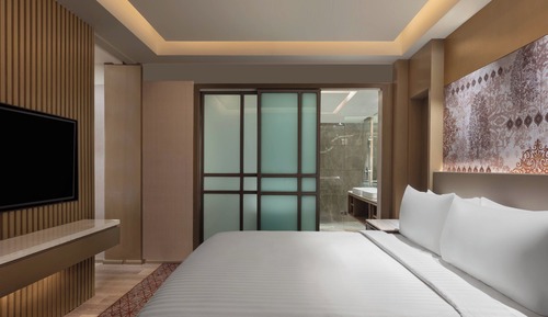 Suite, 1 King Bed, Non Smoking