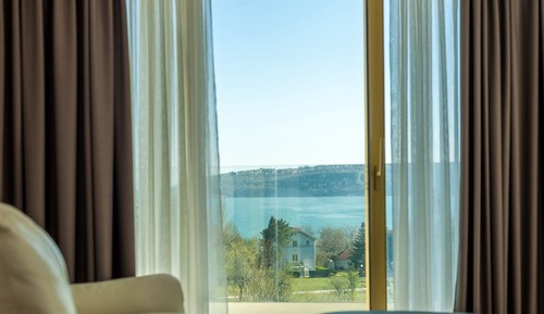Deluxe Studio Suite