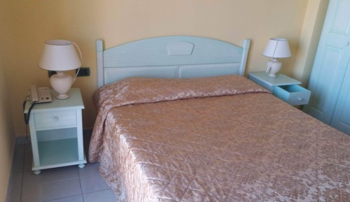 Economy Room