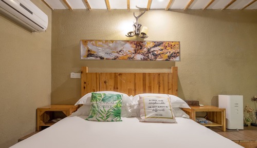 Deluxe Double Room (Mainland-Chinese Citizen Only)