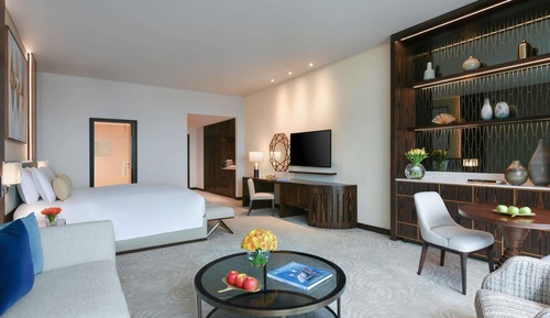 Luxury Room, 1 King Bed (Club Lounge Access)