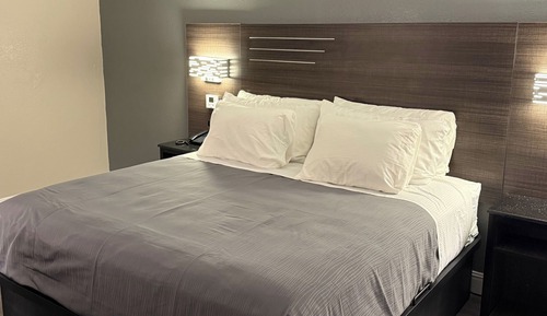 Room, 1 King Bed, Accessible