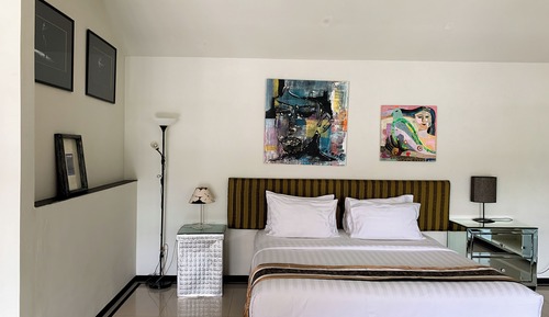 Casa Artista Pool View Suite