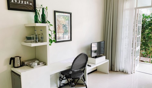 Casa Artista Pool View Room