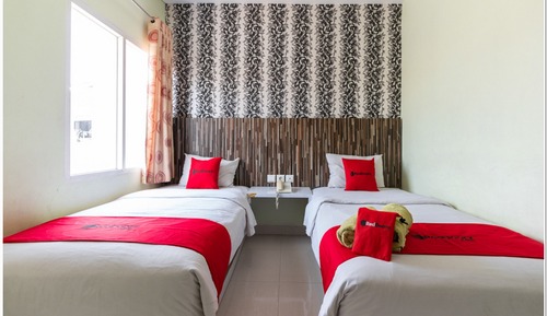 Twin Room (RedDoorz)