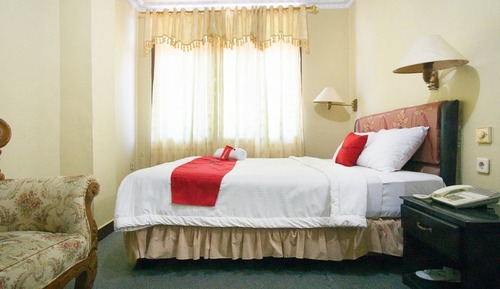 Premium Room (RedDoorz)
