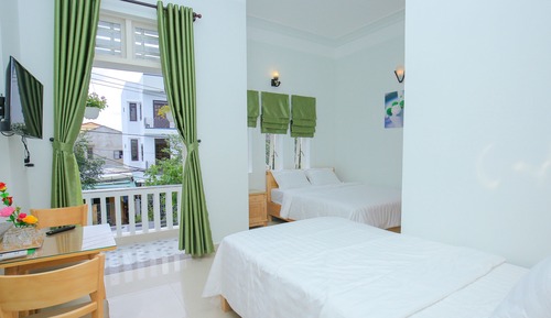 Standard Triple Room, City View