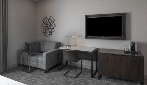 Standard Room, 1 King Bed, Accessible Bathtub (Mobility)