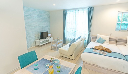 Twin Room (with Extra Bed)
