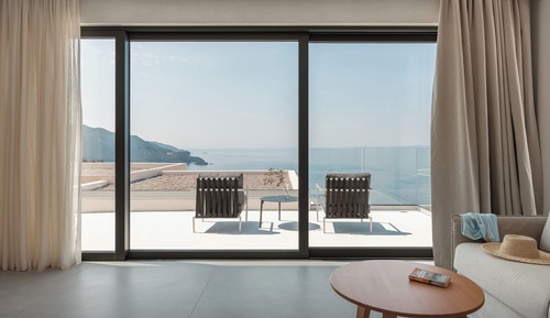 Supreme Suite Sea View Jetted Tub