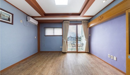 Standard Studio, Partial Ocean View