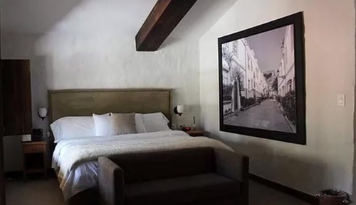 Deluxe Suite, Jetted Tub