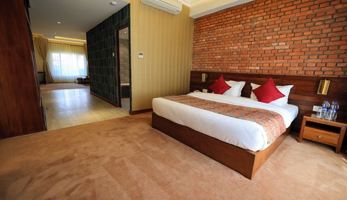 Executive Studio Suite
