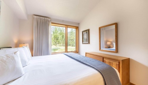 Condo, 3 Bedrooms