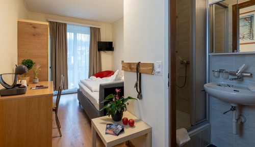 Standard Double Room (Doppelzimmer Bergblick)