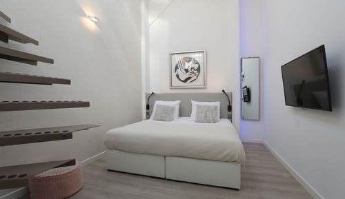 Design Studio Suite, 1 King Bed, Accessible, Non Smoking