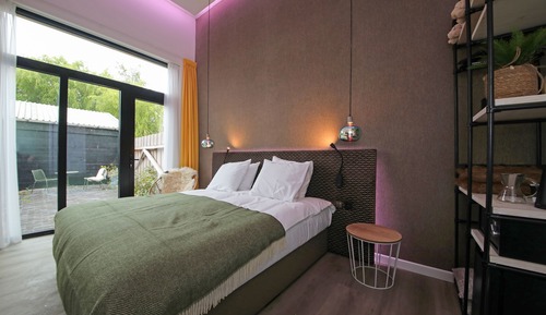 Deluxe Studio Suite (Garden)