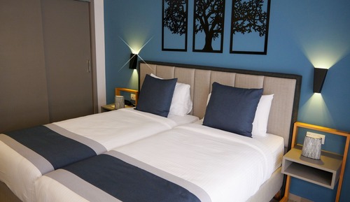 Signature Twin Room