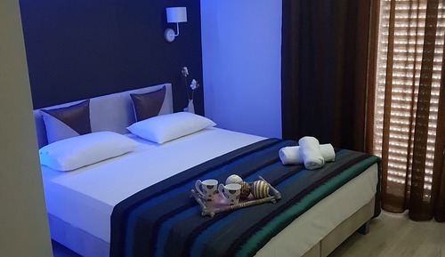 Business Studio, Sea View