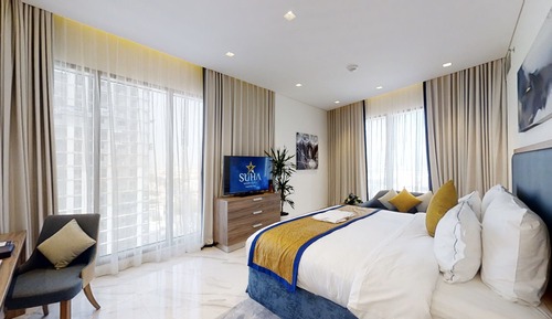 Two Bedroom Deluxe Apartment (King Bed + Queen Bed)