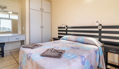 3 Sleeper Flat (1 Bedroom, shower, seaside)