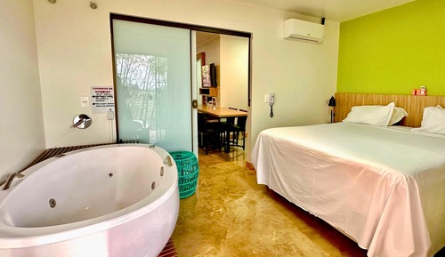 Deluxe Studio Suite