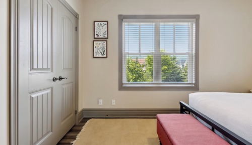 Comfort Townhome, 3 Bedrooms (227 Snowbridge - No Pets Allowed)