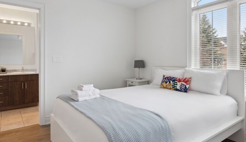 Family House, 4 Bedrooms (27 Snowbridge - No Pets Allowed)