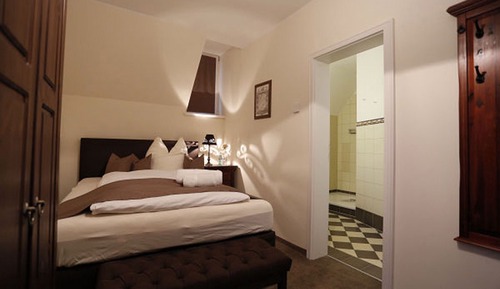 Single Room, Private Bathroom