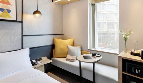 Standard Room, 1 King Bed