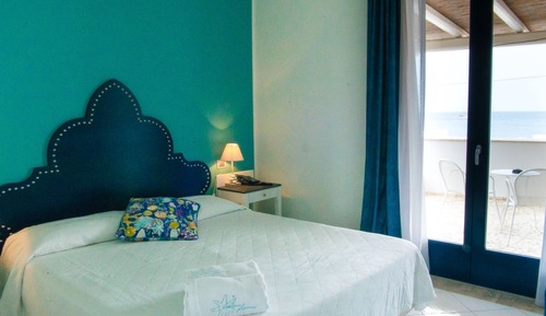 Classic Room, Partial Sea View
