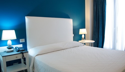 Double Room, Partial Sea View (Small)