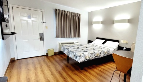 Standard Room, 1 Queen Bed, Non Smoking