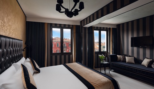 Junior Studio Suite, Canal View