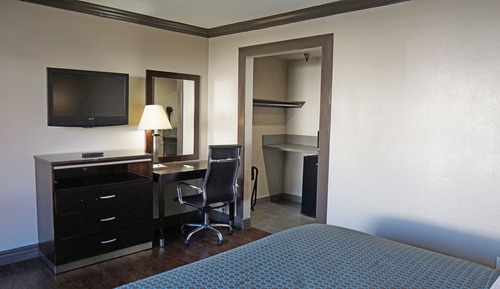 Standard Room, 1 King Bed, Accessible