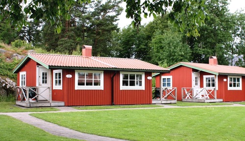 Cabin (excluding bed linen)