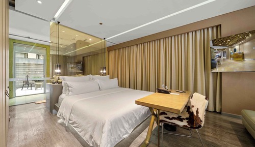 Signature Room