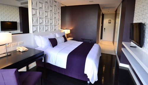 Deluxe Queen Room