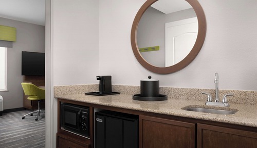 Studio Suite, 1 King Bed, Accessible (Mobility/Hearing, Bath Tub)
