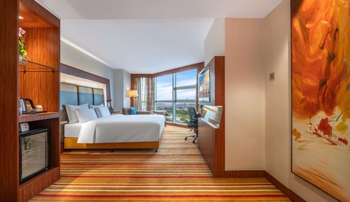 Premier Room, 1 King Bed, Executive Level