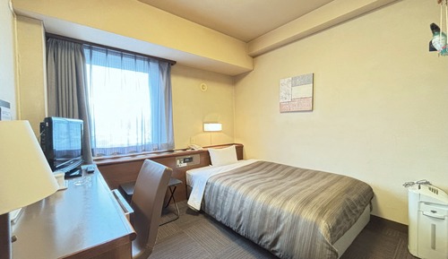 Single Room, Smoking