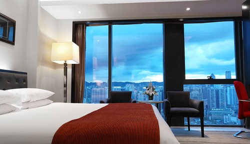Superior Room, 1 King Bed