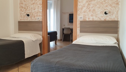 Family Room, Connecting Rooms