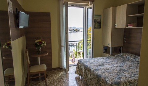 Standard Double or Twin Room, Lake View