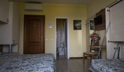 Standard Triple Room, Lake View