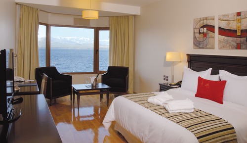 Deluxe Suite, 1 King Bed, Lake View