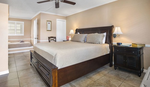 Standard Room, 1 King Bed, Non Smoking